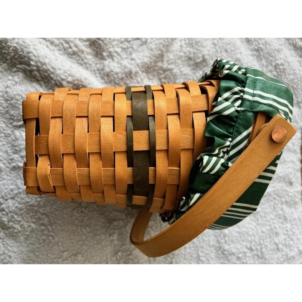 1998 Longaberger Glad Tidings Christmas Basket, Liner,‎ Protector, Green Weave